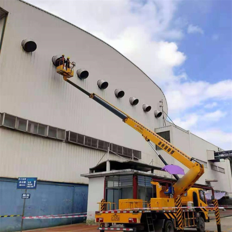 保定高空作业车出租服务：专业广告牌安装解决方案