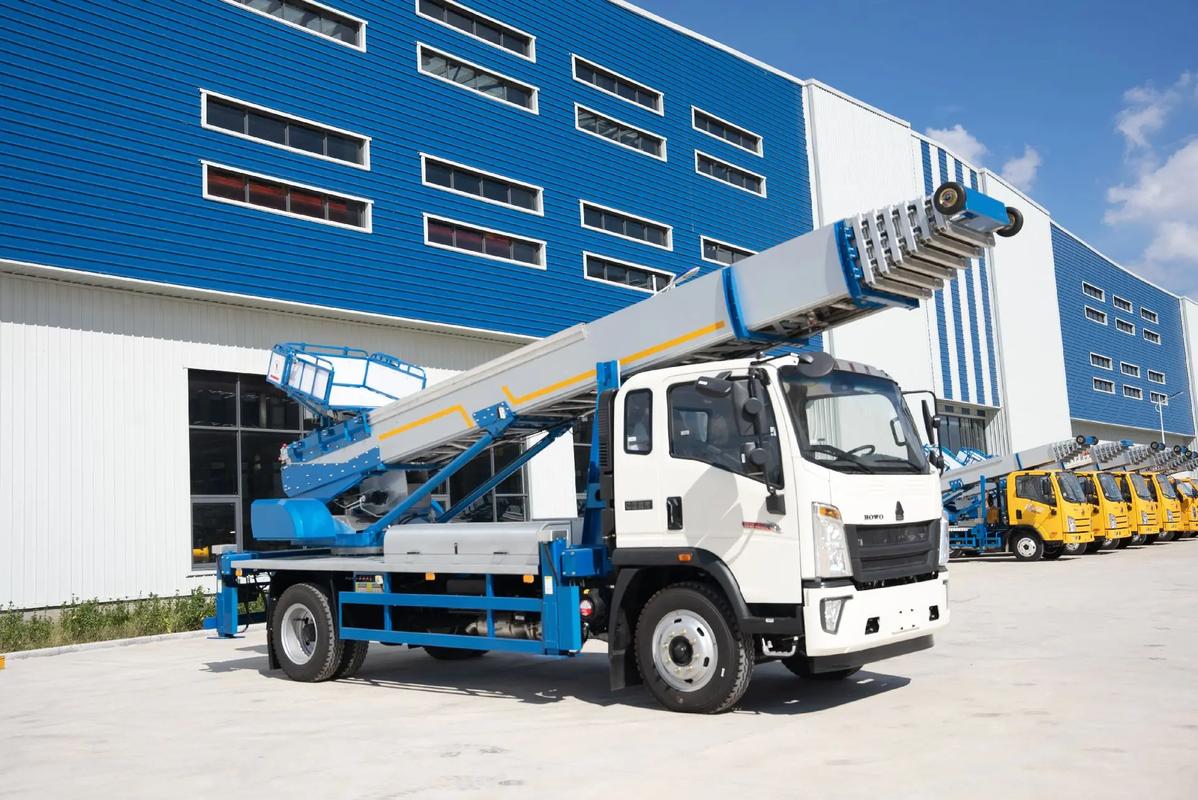 保定出租云梯车高空作业车 建筑垃圾搬运